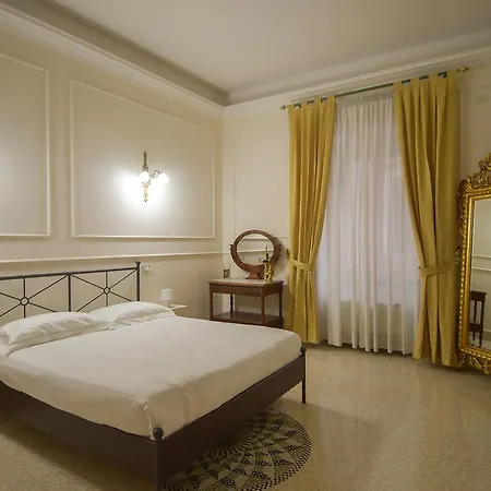 Palazzo Liguori 3* Cava deʼ Tirreni
